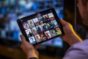“Tele2” nodrošina Latvijā labāko video kvalitāti viedierīcēs
