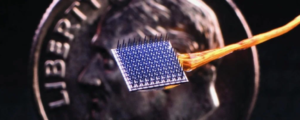 smadzeņu implants